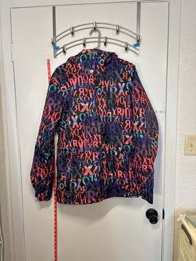 Ba3: Roxy Jet Ski 10K Snowboard Jacket Multi Letter Print Med